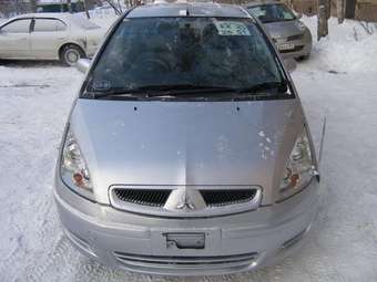 2003 Mitsubishi Colt Photos