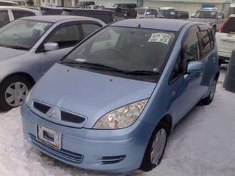 2003 Mitsubishi Colt Pictures