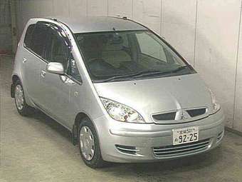 2003 Mitsubishi Colt Photos