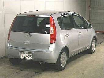 2003 Mitsubishi Colt Photos