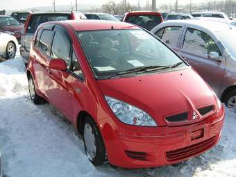 2003 Mitsubishi Colt Pictures