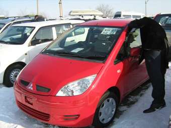 2003 Mitsubishi Colt Pictures