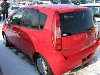 2003 Mitsubishi Colt Photos