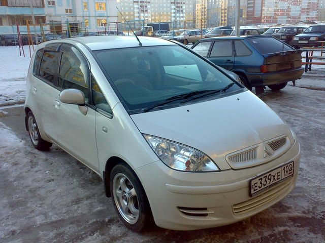 2003 Mitsubishi Colt