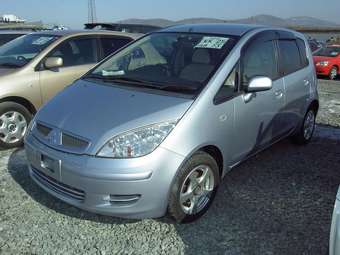 2003 Mitsubishi Colt Photos