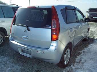 2003 Mitsubishi Colt Pictures