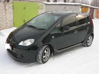 2003 Mitsubishi Colt Pictures