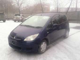 2003 Mitsubishi Colt Photos