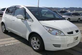 2003 Mitsubishi Colt Pictures