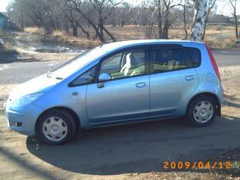 2003 Mitsubishi Colt Photos