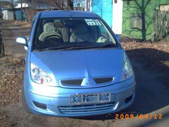 2003 Mitsubishi Colt Pictures