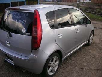 2003 Mitsubishi Colt Photos