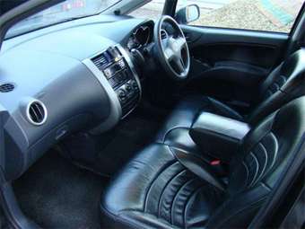 2003 Mitsubishi Colt Images
