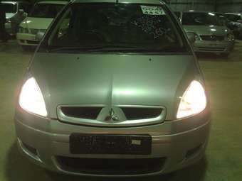 2003 Mitsubishi Colt Photos