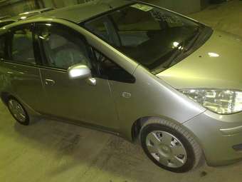 2003 Mitsubishi Colt Pictures