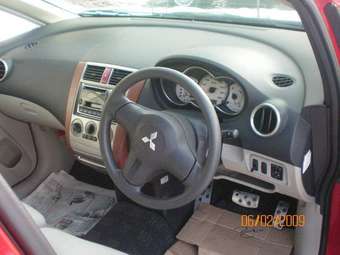 2003 Mitsubishi Colt Pictures