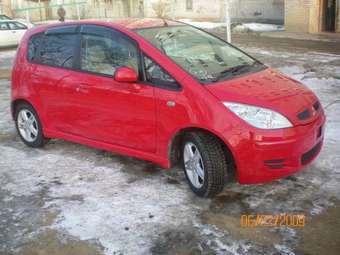 2003 Mitsubishi Colt Pictures