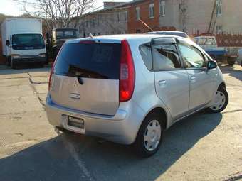 2003 Mitsubishi Colt Pictures