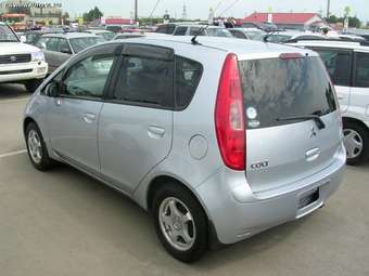 2003 Mitsubishi Colt Photos
