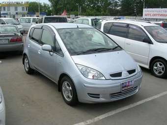 2003 Mitsubishi Colt Photos