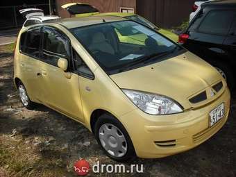 2003 Mitsubishi Colt Pictures