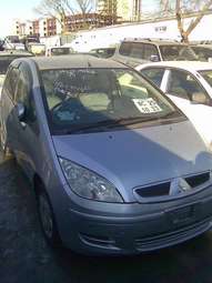 2003 Mitsubishi Colt Pictures