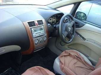 2003 Mitsubishi Colt Photos