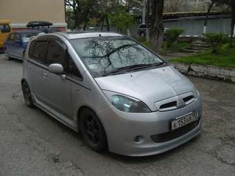 2003 Mitsubishi Colt Photos