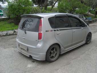 2003 Mitsubishi Colt Pictures