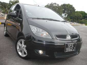 2003 Mitsubishi Colt Pictures