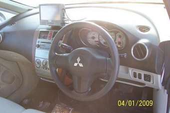 2003 Mitsubishi Colt Pictures