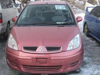 2003 Mitsubishi Colt Images