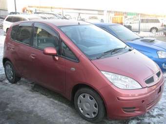 2003 Mitsubishi Colt Pictures