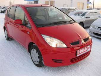 2003 Mitsubishi Colt Photos