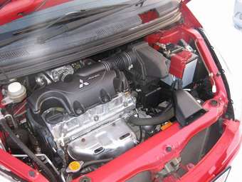 2003 Mitsubishi Colt Pictures