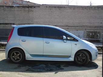2003 Mitsubishi Colt Images