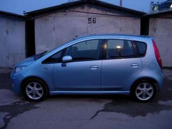 2003 Mitsubishi Colt Pictures