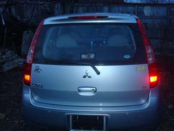 2003 Mitsubishi Colt Pictures