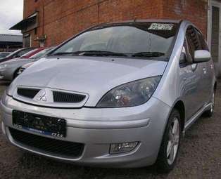 2003 Mitsubishi Colt Photos