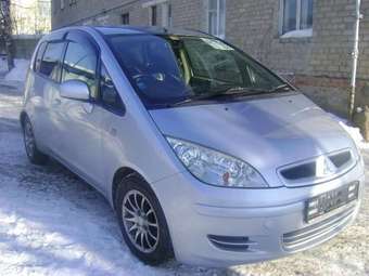 2003 Mitsubishi Colt Pictures