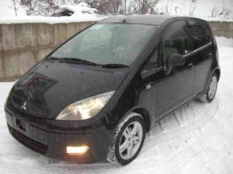 2003 Mitsubishi Colt Pics