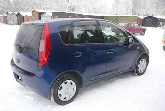 2003 Mitsubishi Colt Pictures