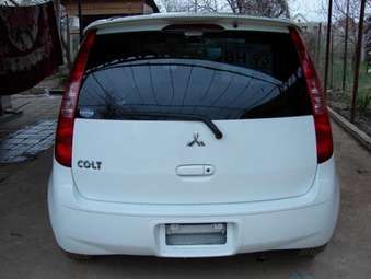 2003 Mitsubishi Colt Pictures