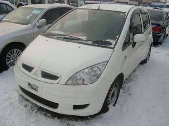 2003 Mitsubishi Colt Photos