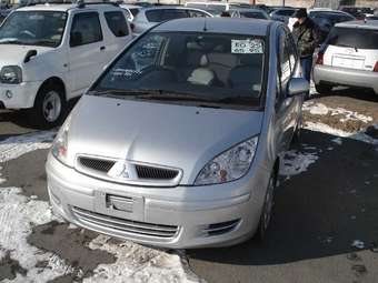 2003 Mitsubishi Colt Pictures