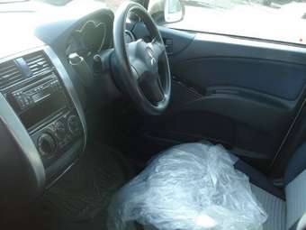 2003 Mitsubishi Colt Pictures