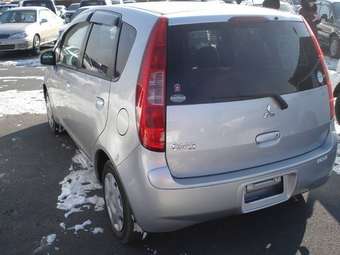 2003 Mitsubishi Colt Photos