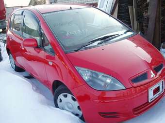 2003 Mitsubishi Colt Photos