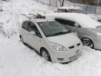 2003 Mitsubishi Colt Images