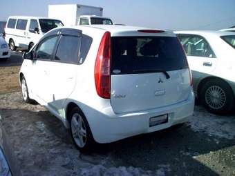 2003 Mitsubishi Colt Pictures